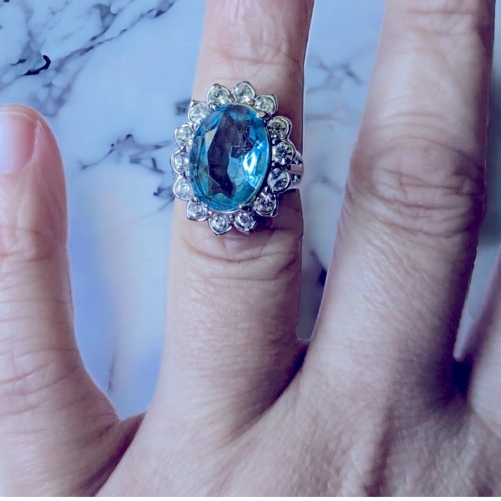 SZ 5 Like New 14K White Gold Plated Ice Blue Cubic Zirconia Ring Vintage